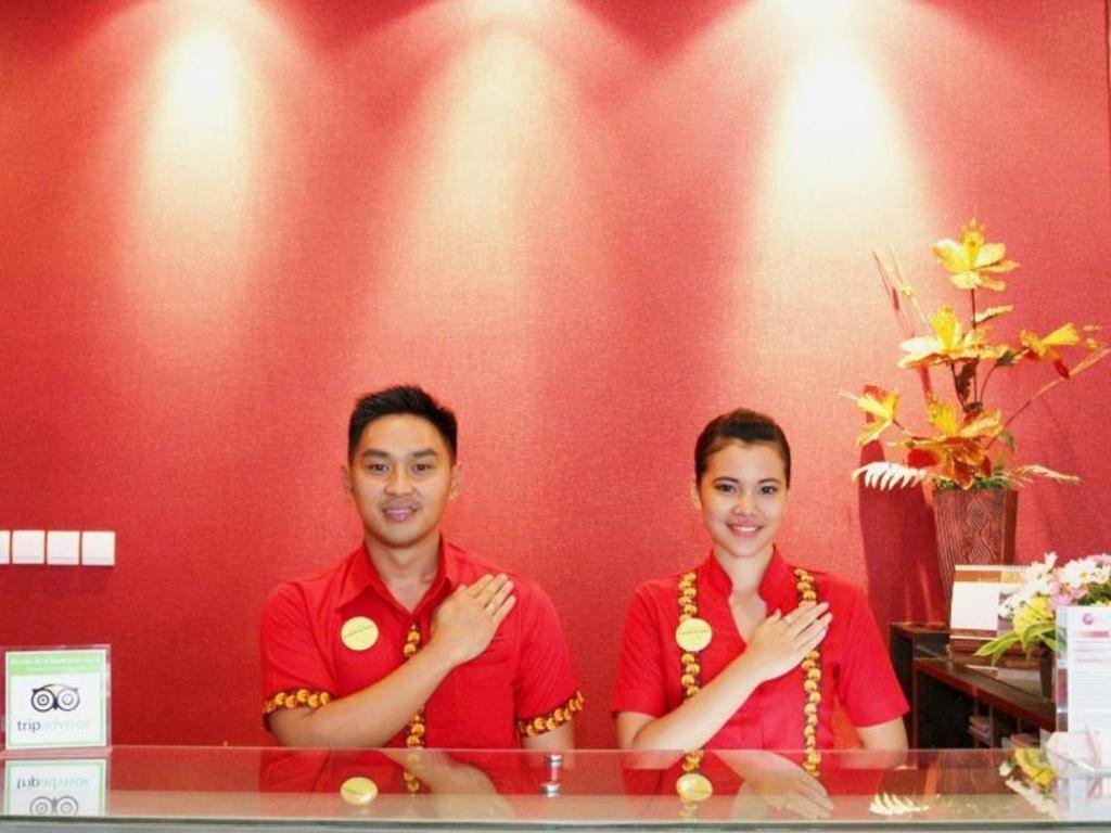 Hom顶级芝拉扎酒店 外观 照片