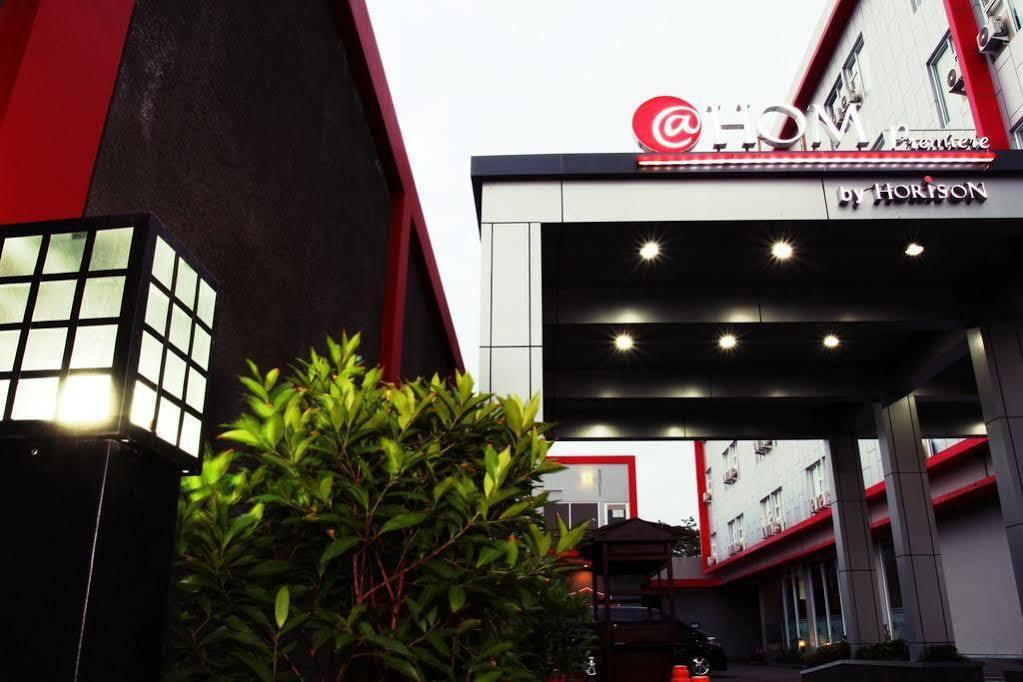 Hom顶级芝拉扎酒店 外观 照片