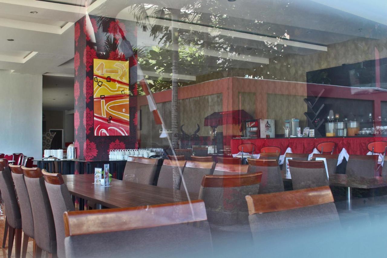 Hom顶级芝拉扎酒店 外观 照片