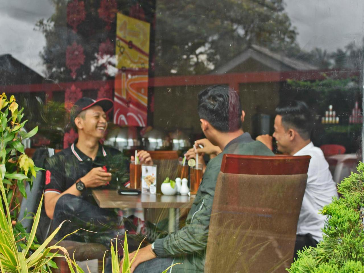 Hom顶级芝拉扎酒店 外观 照片