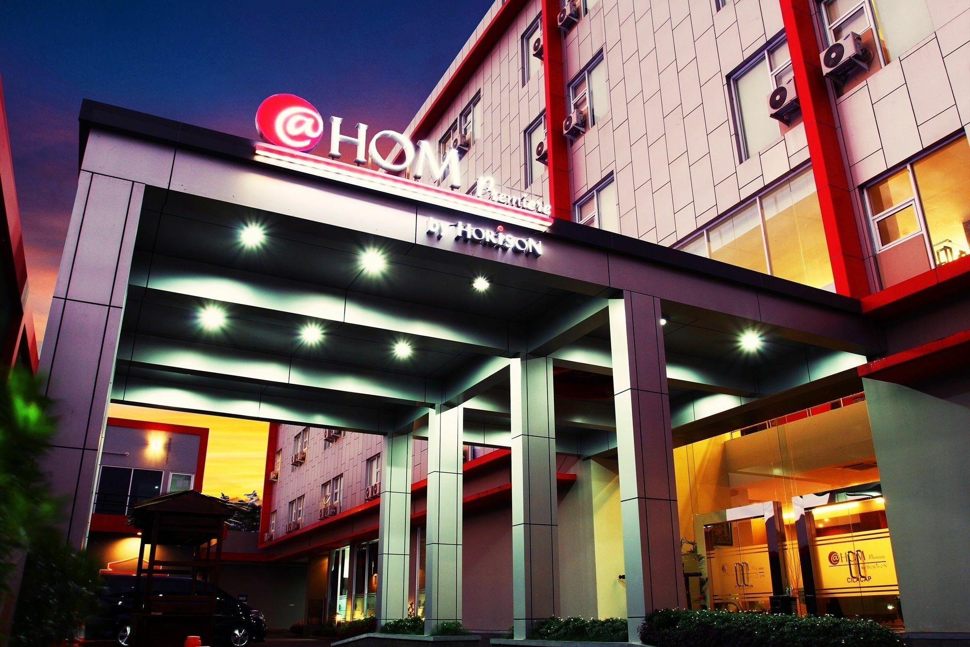 Hom顶级芝拉扎酒店 外观 照片